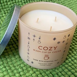 Bath & Body Works candle